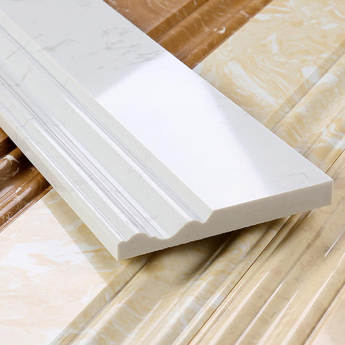 『木工』家里装修用哪种材料的踢脚线好？听老木工一席话，懊悔才发觉