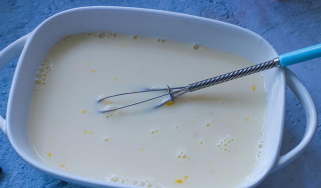 「吐司」牛奶吐司的神仙吃法，奶香十足，外焦里嫩，比蛋糕还好吃