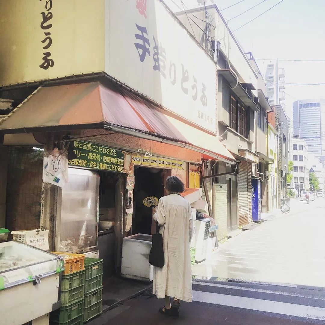 |74岁日本“逆龄”主妇，每天清晨5点起床，把生活过成了诗