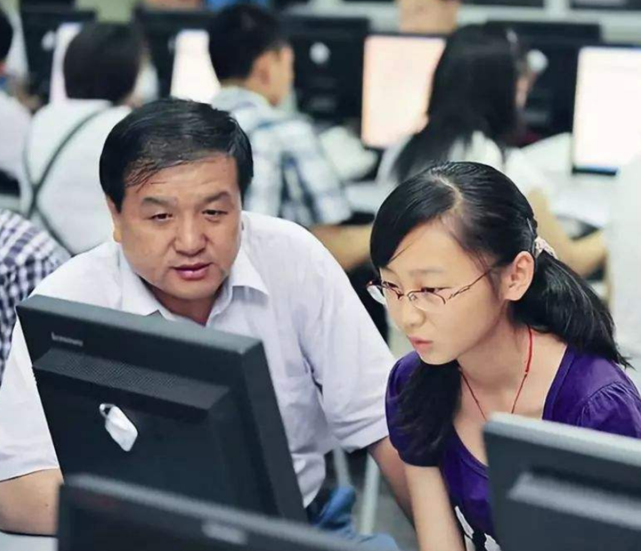 高校|高考成绩刚达二本分数线,怎么做才能稳上二本?牢记这三点很关键