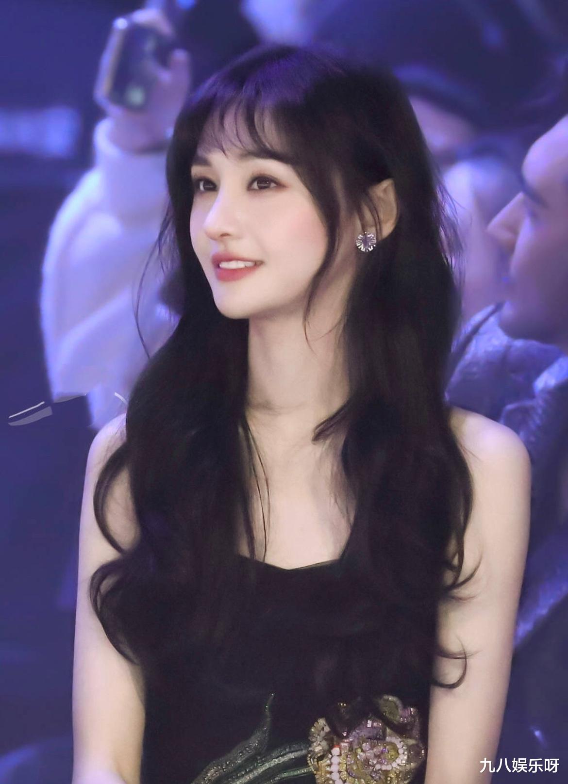 郑爽|郑爽回应，避开争议话题，无人买账！团队公关已经放弃她了