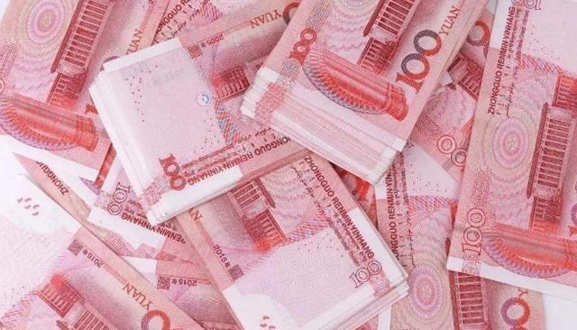 董明珠|银行柜员两个字惹怒富豪，数亿存款被一次性转移，行长上门道歉