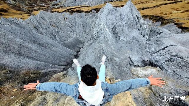 「色达」疫情后的旅行，川西自驾全攻略，看墨石奇观、震撼贡嘎、天堂色达