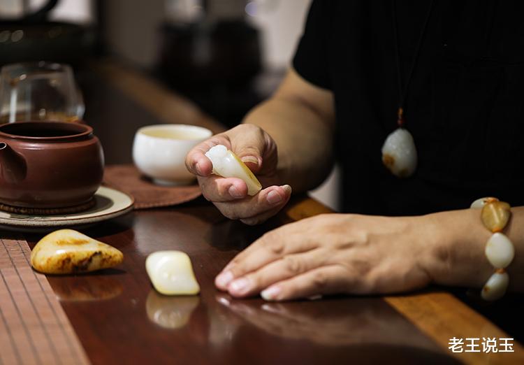 |和田玉手把件的盘玩，需要注意哪些？
