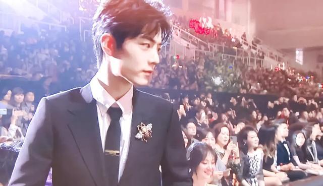 肖战@肖战单曲销售额破亿！九大榜单同时登顶，来看记录创造者认证之路