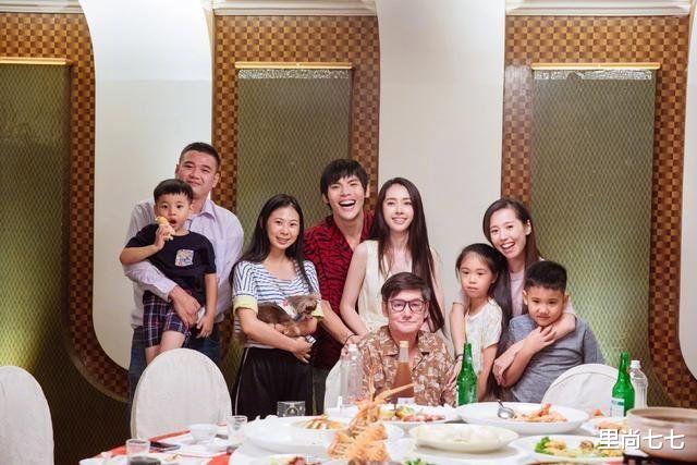 『赌王』豪门媳妇差距大，奚梦瑶穿红衣悼念赌王，郭碧婷同框婆婆只穿黑色