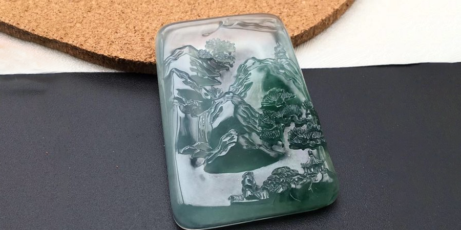 翡翠▲翡翠山水牌，于方寸之间见天地