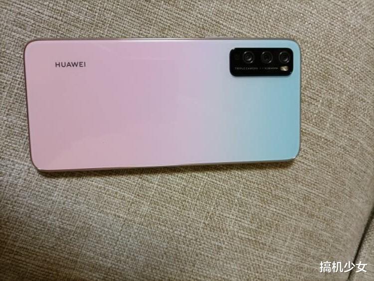 芯片|华为再次亮剑，7纳米芯片+双模5G+90Hz屏，5G千元机跌至1599元