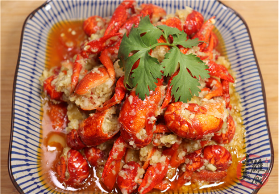 小龙虾@饭店的“蒜蓉小龙虾”为什么这么好吃？原来方法很简单，快学一学