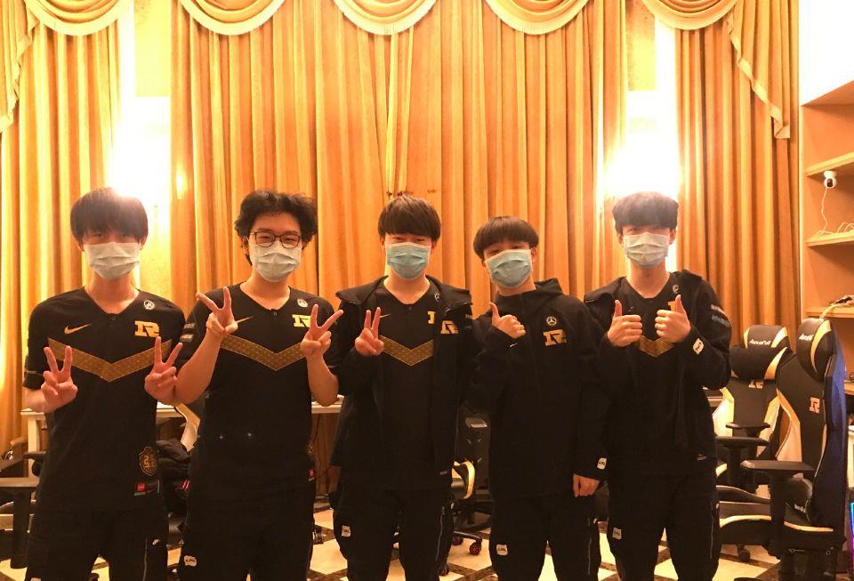 #edg战队#EDG不敌FPX遗憾出局，昔日御三家已全部淘汰，LPL进入四皇时代