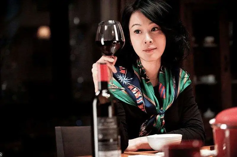 刘若英|她出生名门，却爱了有妇之夫15年，与丈夫分床睡9年终获幸福