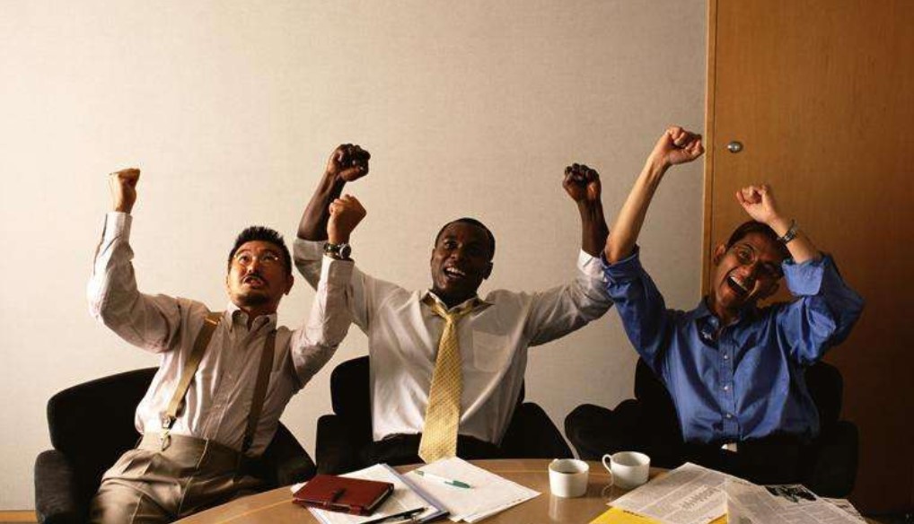 ：如何与领导搞好关系？做好这三点，职场游刃有余