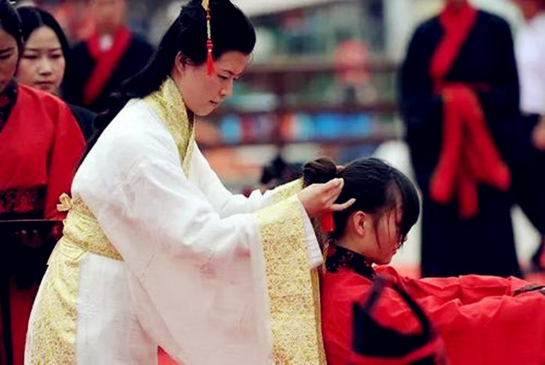 x光|为何古代男子都喜欢娶十三四岁的女子为妻？原来有“猫腻”