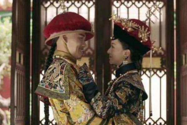 乾隆|令妃刚生完孩子,乾隆就宠幸她,153年后出土的尸骨揭开死亡真相