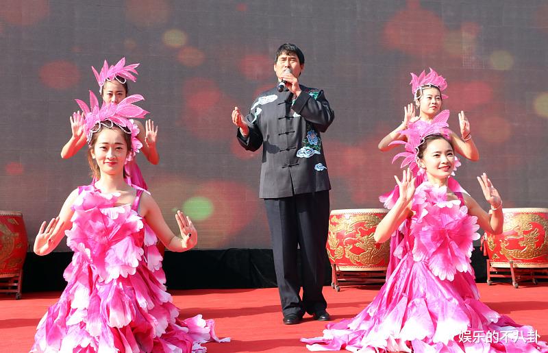 星光大道|她是《星光大道》最惨冠军,出道就登上春晚,才红1年就沦落街头