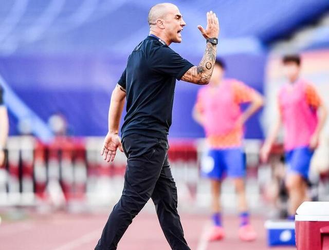 广州恒大|0-1!恒大赛季首败暴露最大短板:卡纳瓦罗2年前就想解决