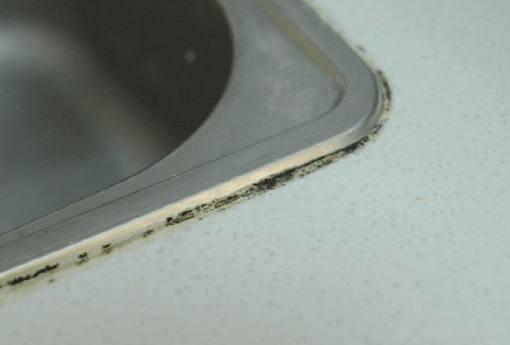 []装修别再用玻璃胶了，寿命短还容易发黑，聪明人都选这种