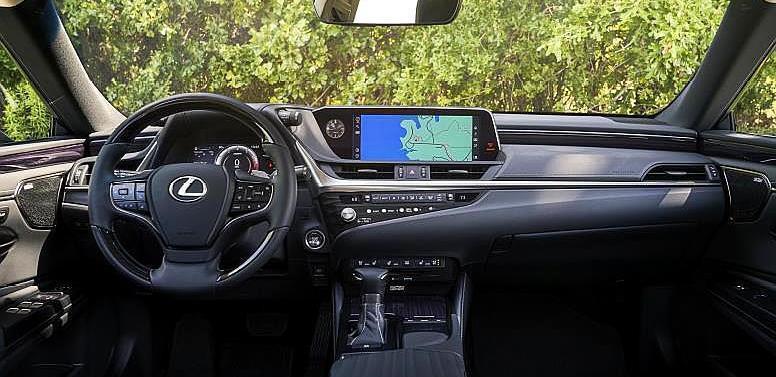 宝马5系|雷克萨斯“全新销量王”亮相,206马力起,顶峰306马力