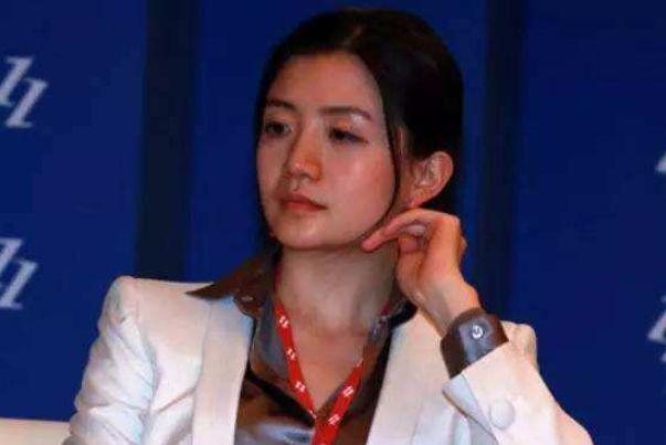 阿里巴巴|阿里背后的操盘女神，身价百亿仍单身，择偶标准：不打扰我工作就行