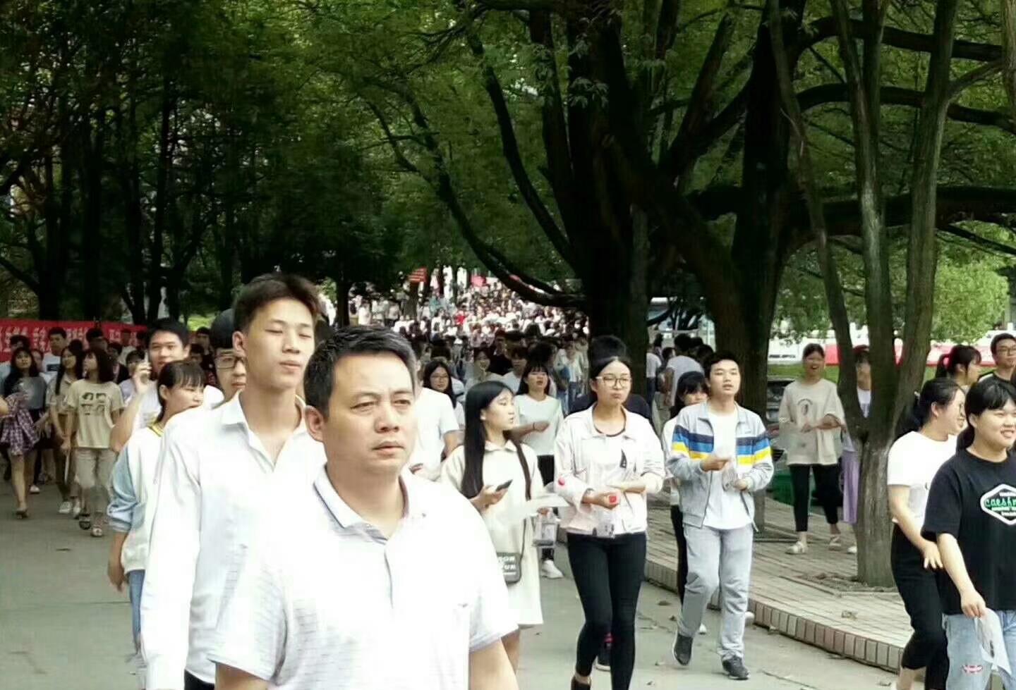 #高考#中考“第一名”的我，是如何在“鸡头”、“凤尾”型学校中抉择？