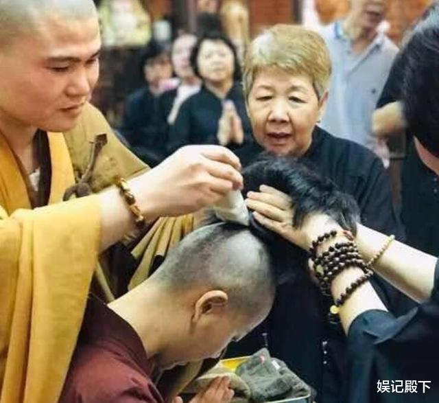 「胡雅斯」还记得还珠格格中的小鸽子吗,长大后撞脸刘诗诗,却无奈选择出家