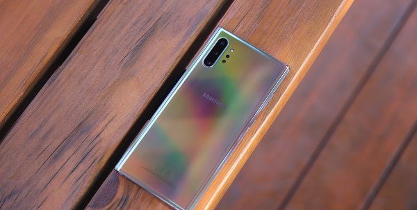 三星note10|大降3549元，三星彻底妥协了，AMOLED屏+双模5G，全面为新机让路