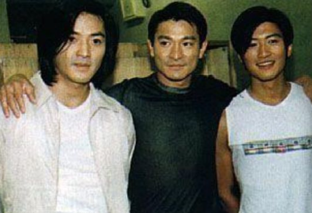 杨幂▲他最红时比刘德华还火，老婆比杨幂还漂亮，今53岁却无戏可拍