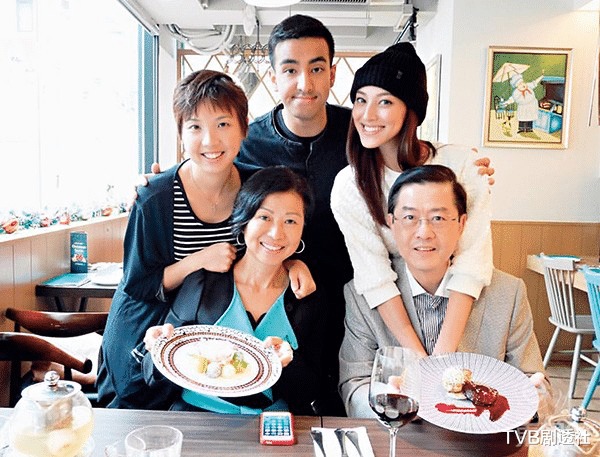 陈凯琳|决意离巢！力捧小花密谋赔钱走人，TVB不放人宁愿其停工延长合约