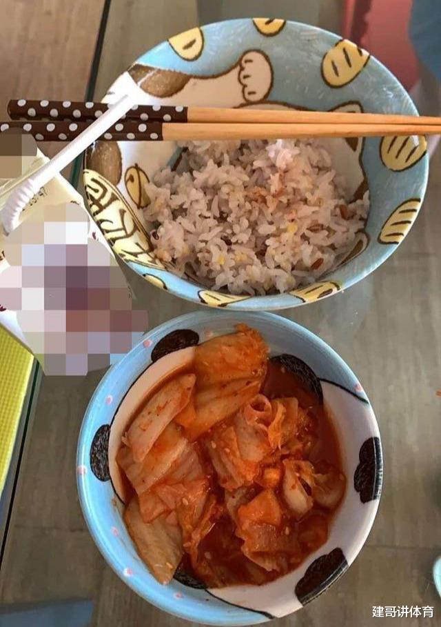 【英格兰队】恒大今天全是好消息：朴志洙晒告知书，黄博文吃顿好的晒大餐