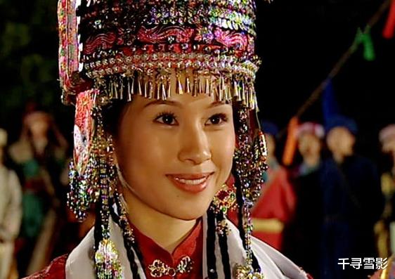 古装剧|古装剧里那些头戴帽子的异族美女,最后两位的帽子几乎一模一样