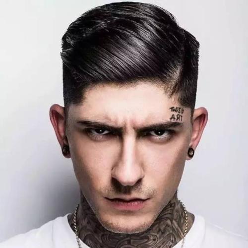 王俊凯|寸头检验帅哥的唯一标准！王俊凯为“颠覆”换新发型，你怎么看？