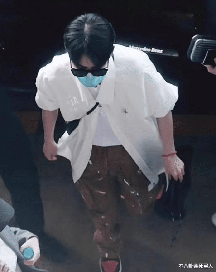 肖战■肖战新综艺开录!嘉宾阵容令人期待,争议最大的却不是肖战