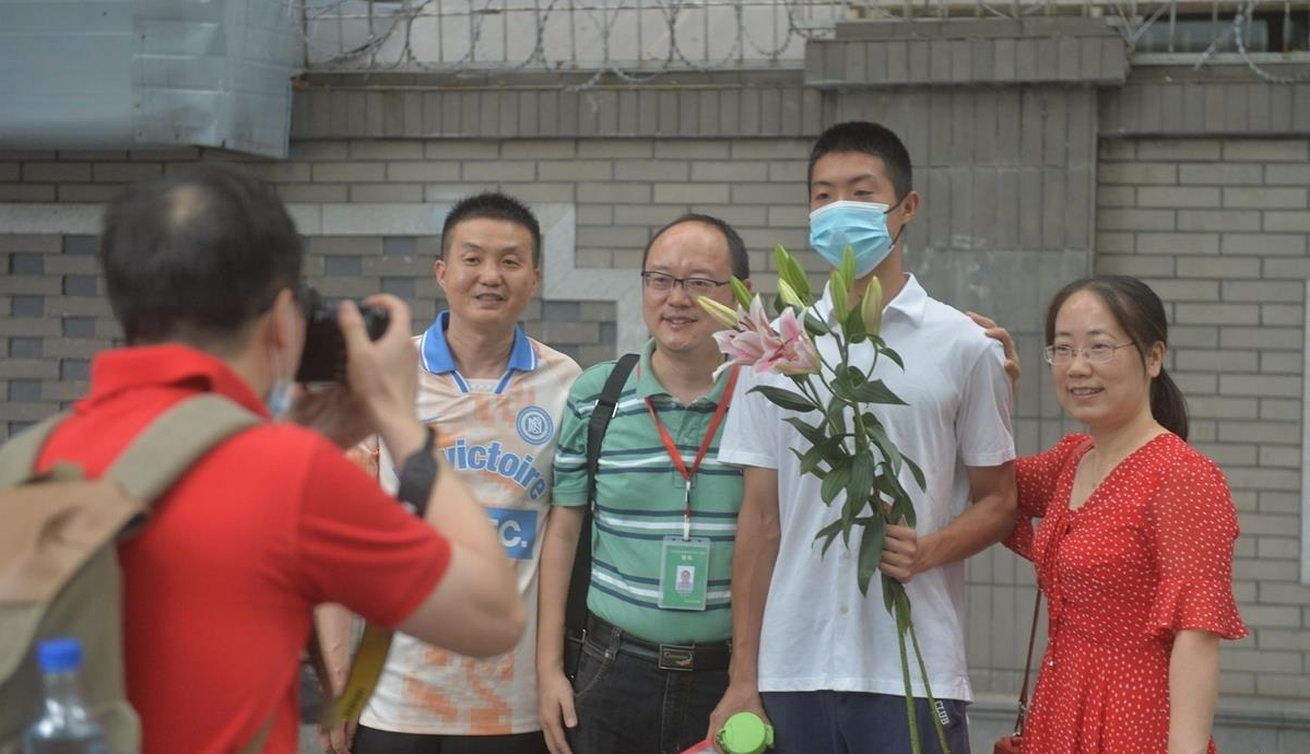 高校|今年高考录取人数或将达到1000万，是最容易考上大学的一年