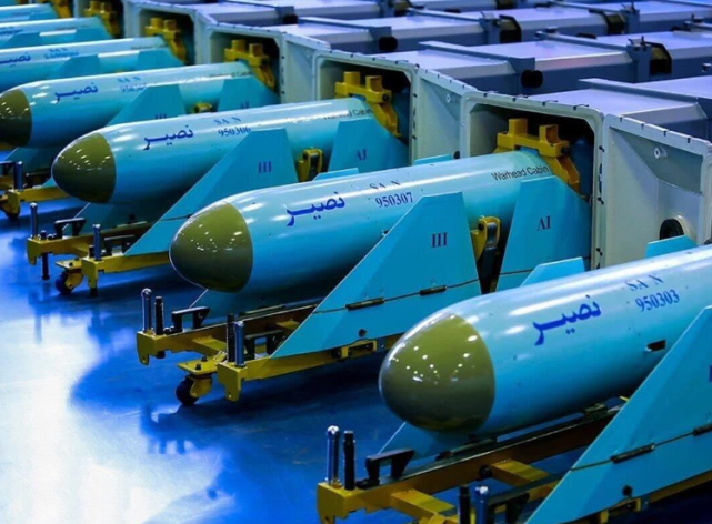 伊朗|复仇行动将开始？23000名士兵4000枚导弹进入战备，敢越界就开火