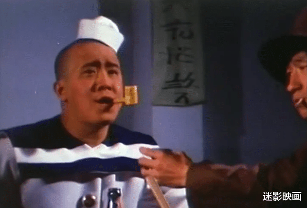 李小龙|李小龙阴间大战007与吸血鬼教父，从未见过如此沙雕的功夫片！