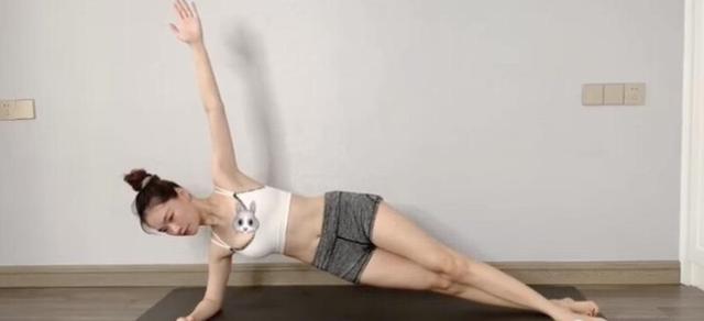 便秘|为何女星抢着练「腹肌」不只好看,还能防止便秘、解失眠!