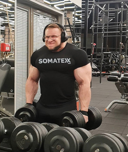 饮食|别人家的22岁，4年前还是一个弱鸡，如今却拥有世界顶级的身材