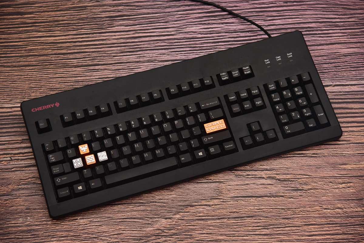 键盘|“WSAD”脏了怎么办？—金属键帽走起来