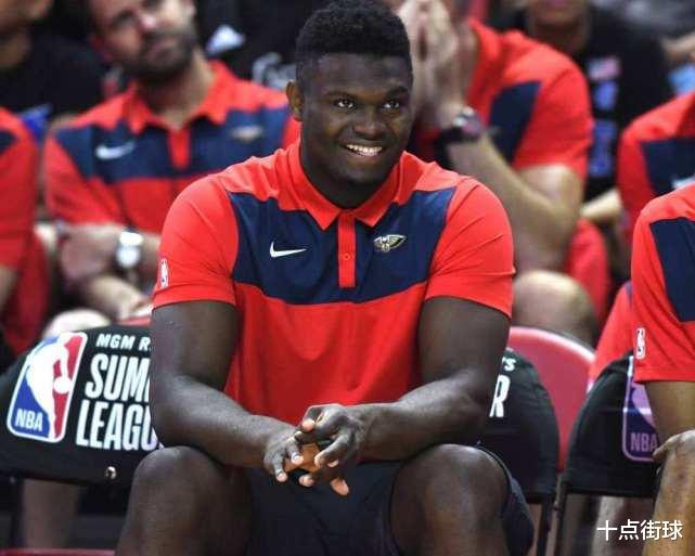 [沙奎尔·奥尼尔]众星捧月的奥尼尔之子，为何没跟比他小半岁的锡安一起参加选秀？