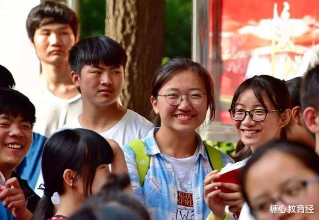 上海交通大学|儿子被985大学录取，朋友圈炫耀录取通知书，遭亲戚回复：复读吧