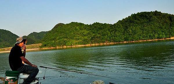 水库：库钓时，老钓友常在这3个钓点下竿，莫不信，上钩的全是大鱼