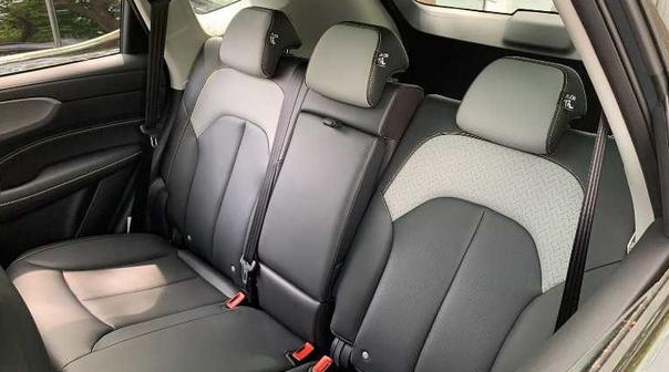 「荣威RX5」最懂国人心的精品SUV，焕新logo，拥有30万气场却不足13万，要火