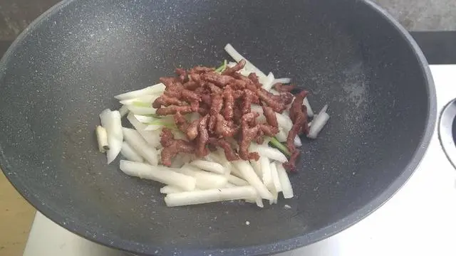 香菜|“天然青霉素”被发现，隔天吃1次，清肺热止咳，冬天要常吃