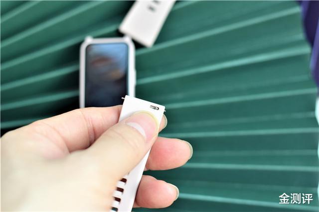 高通骁龙|荣耀手表ES实际体验如何：1.64英寸大屏，丰富健康监控管理