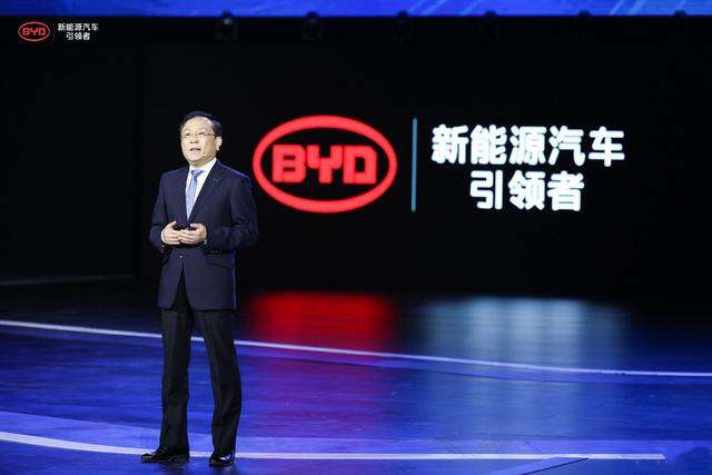 比亚迪|比亚迪玩起“跨界打劫”，王传福不低调了，自研芯片成领域巨头