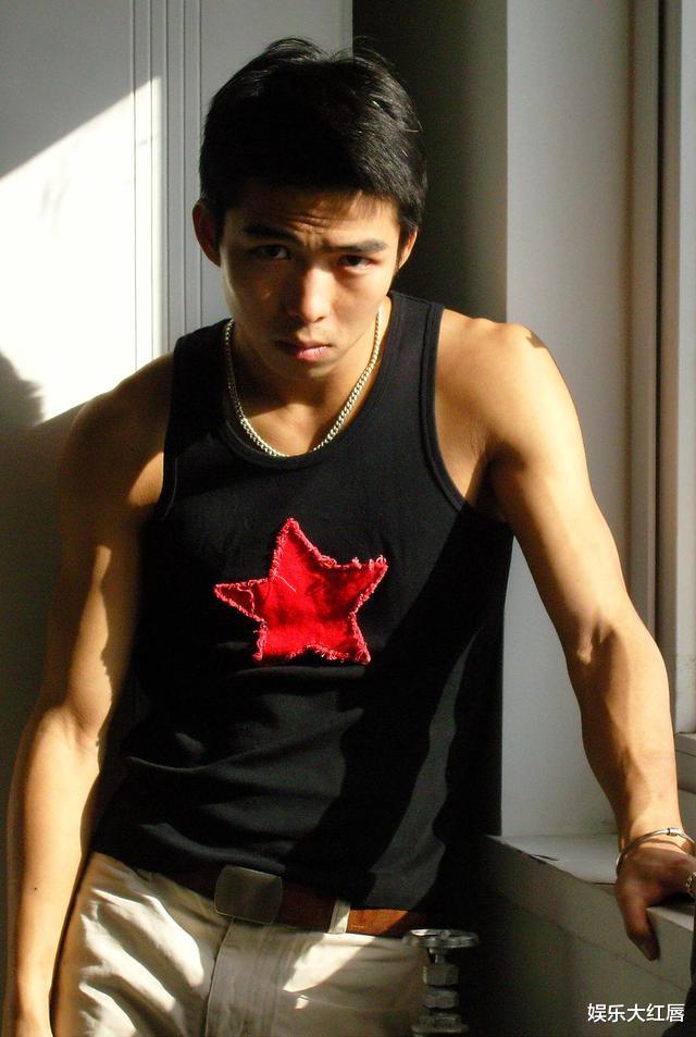 朴志训|章宇被称为华语乐坛最大惊喜，在现实生活中，却是低到尘埃里的人