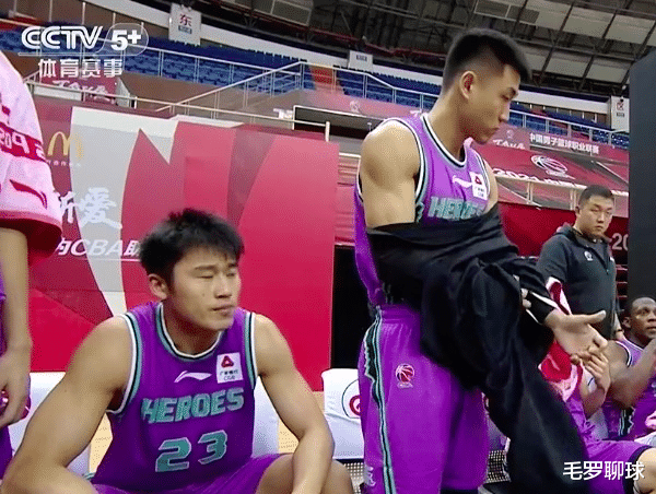 广州男篮|爆大冷!广州外援巨星0分,郭士强却轰31-20大逆转,巩晓彬输急了