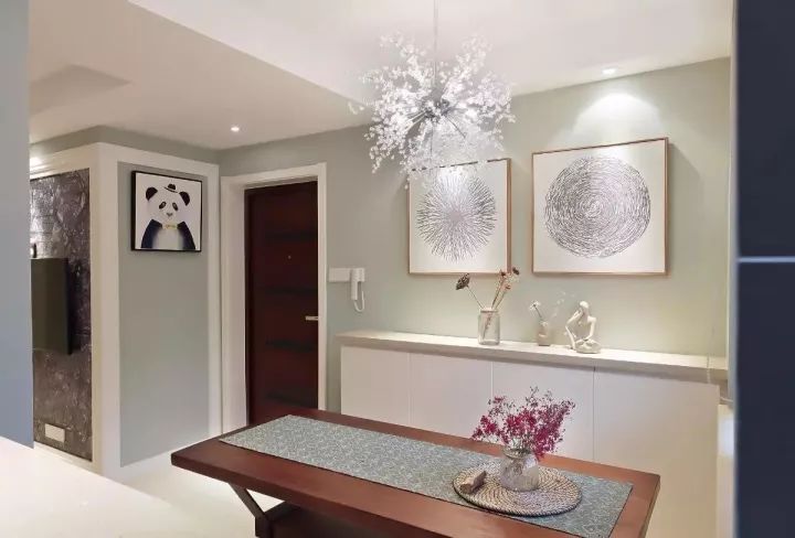 ▲72㎡简约风小户型，卡座半墙的设计，让厨房呈现半开放式空间！