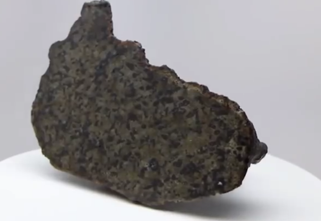 陨石|在冰中发现的神秘物体，你知道它们是什么吗，你对哪个影响深刻呢