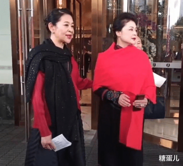 孟瑶|倪萍再怎么减肥证明年轻，脸上皱纹是事实，衬得于月仙好年轻！